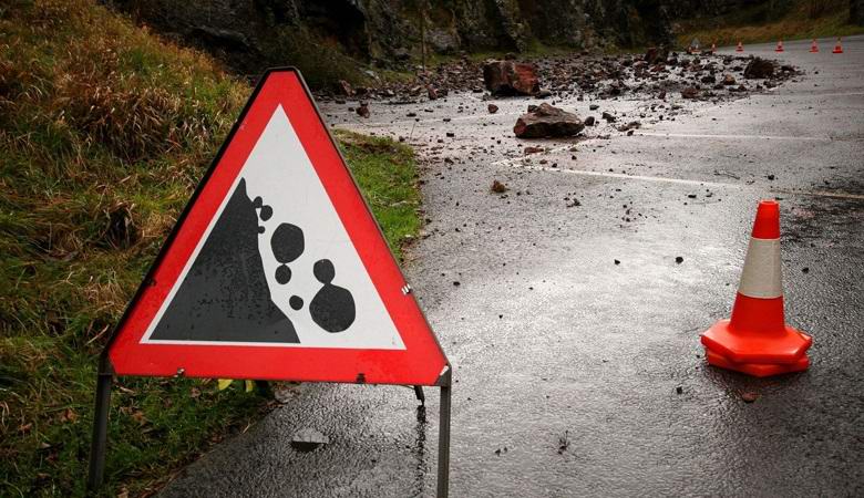 Csodálatos földcsuszamlás fényképezett Tibetben