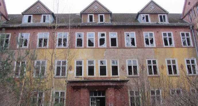 Egy szellemet fényképeztek egy elhagyott angol mentális kórházban