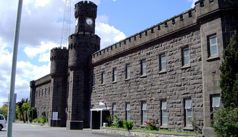 Egy elhagyott börtönben más világból jött?