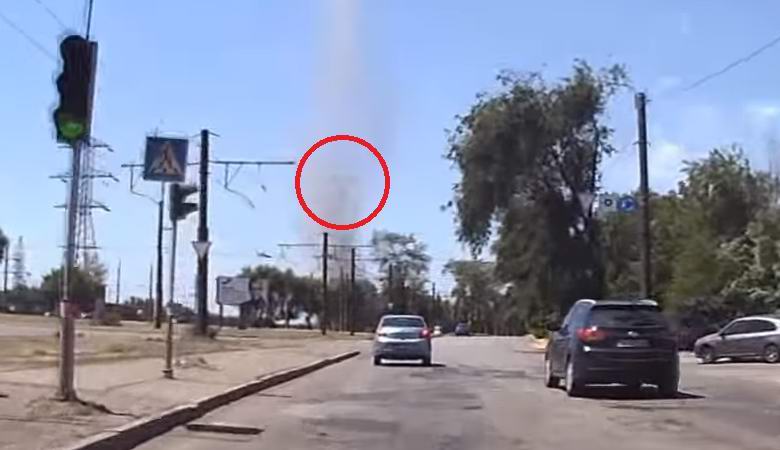 Egy tornádó alakult ki Zaporozhye-ban, amelyben észrevették