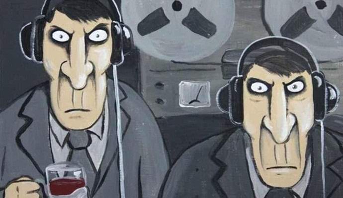 Lehallgathat a normál fejhallgatón keresztül.