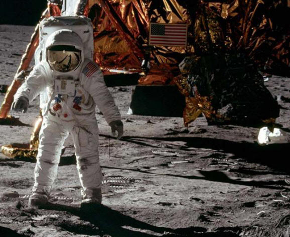 Verzió: Ki irányítja a földi földlakókat?