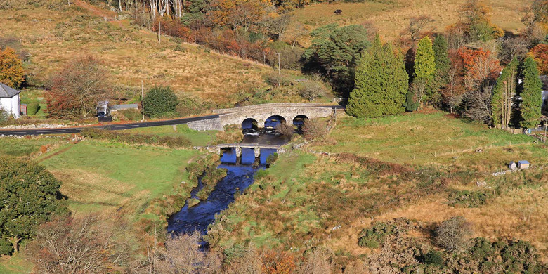 Szőrös kezek, amelyek megölik az autósokat