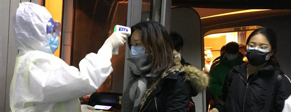 Ezért a WHO nem nyilvánítja egészségügyi sürgősségi helyzetbe a kínai koronavírust 