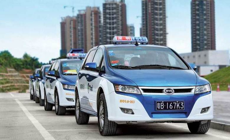 Mindenki - elektromos autókon!