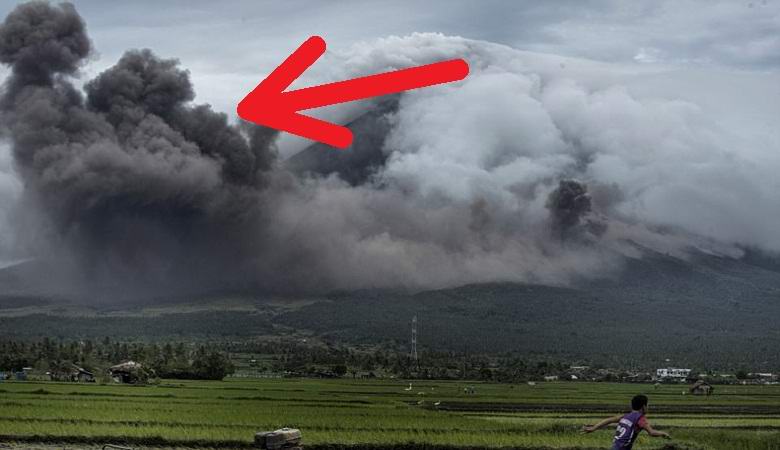 A vulkáni füst feltűnően ősi legenda hősei formájában öltött be