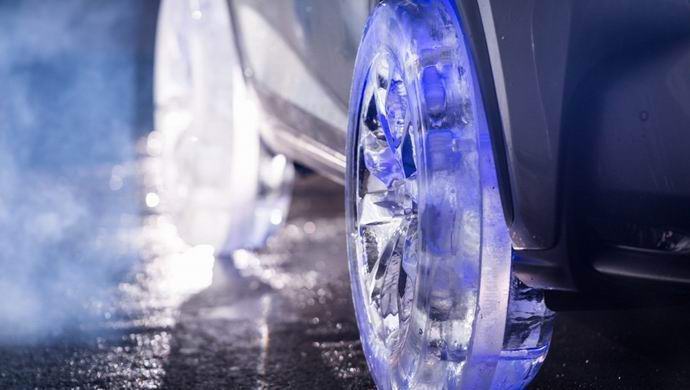 A japánok megvizsgálták az autó jégkerekeit