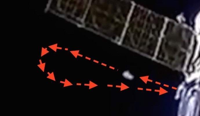 Az űrhajósokat nemrégiben idegenek figyelték