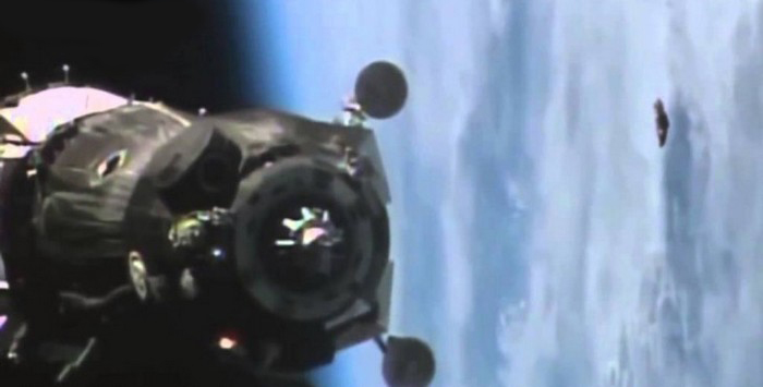 Idegenek állandóan figyelnek minket