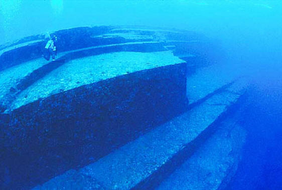 víz alatti piramisok