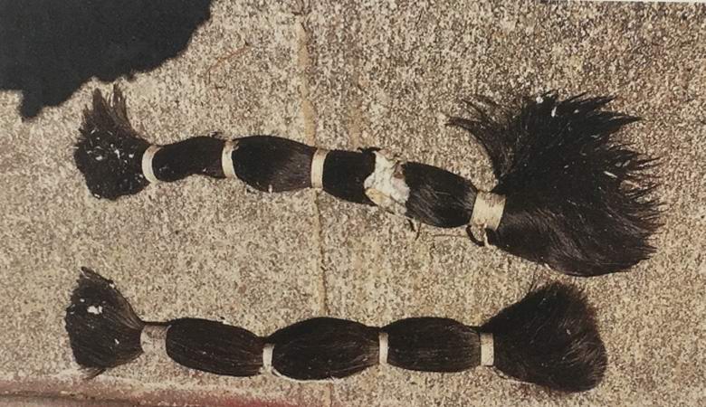 Titokzatos hajkötegek szétszóródtak a kaliforniai városban