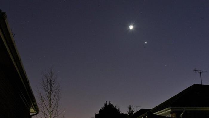 A titokzatos tárgyat az éjszakai égbolton Szerpukhov lakói megfigyelték