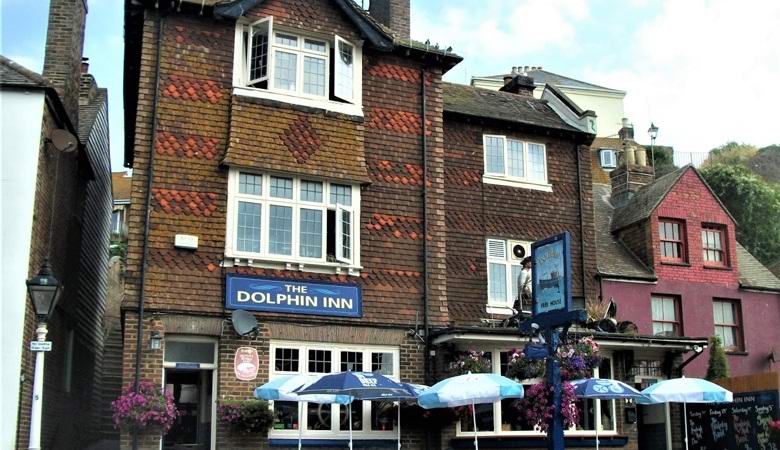 Egy titokzatos anomália elfoglalták egy angol kocsmában