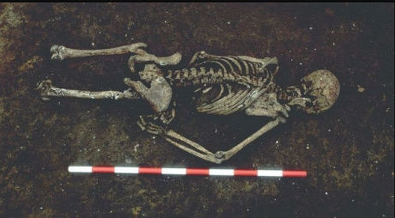 Temetkezések, amelyekben a csontváz fekszik lefelé