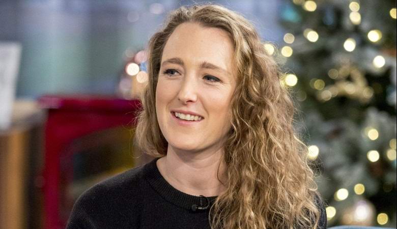 Egy nő intim kísérteties kapcsolatban van