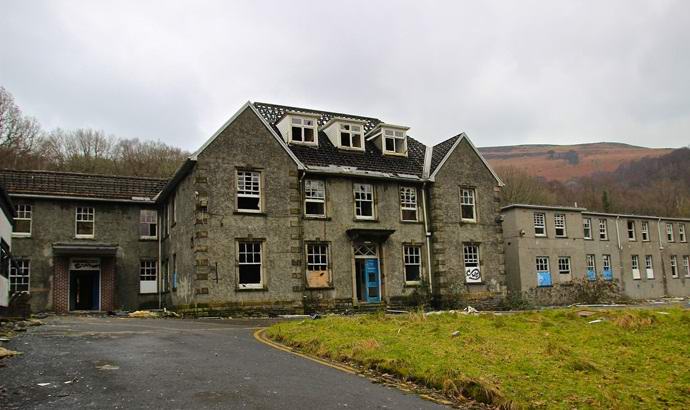 Egy elhagyott kórház gonosz szellemei