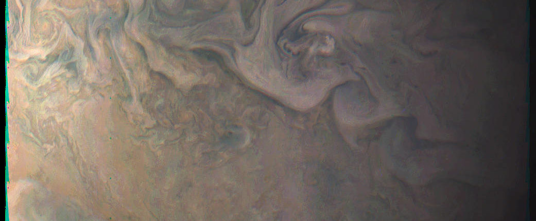 A Juno Probe közelről rögzíti a Jupiter kis vörös foltját 