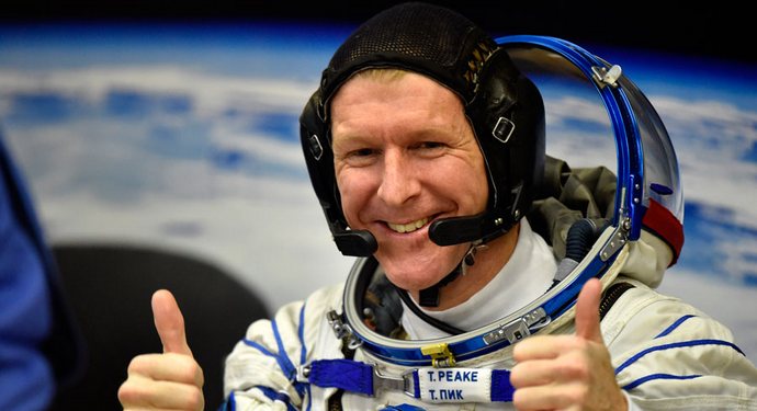 Az űrből egy földi telefonra történő hívás általános dolog